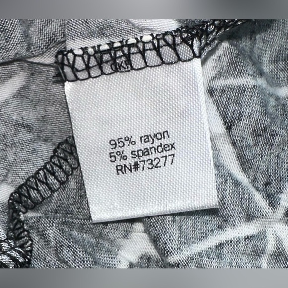 NWT APT. 9 Women’s Top - Picture 5 of 5